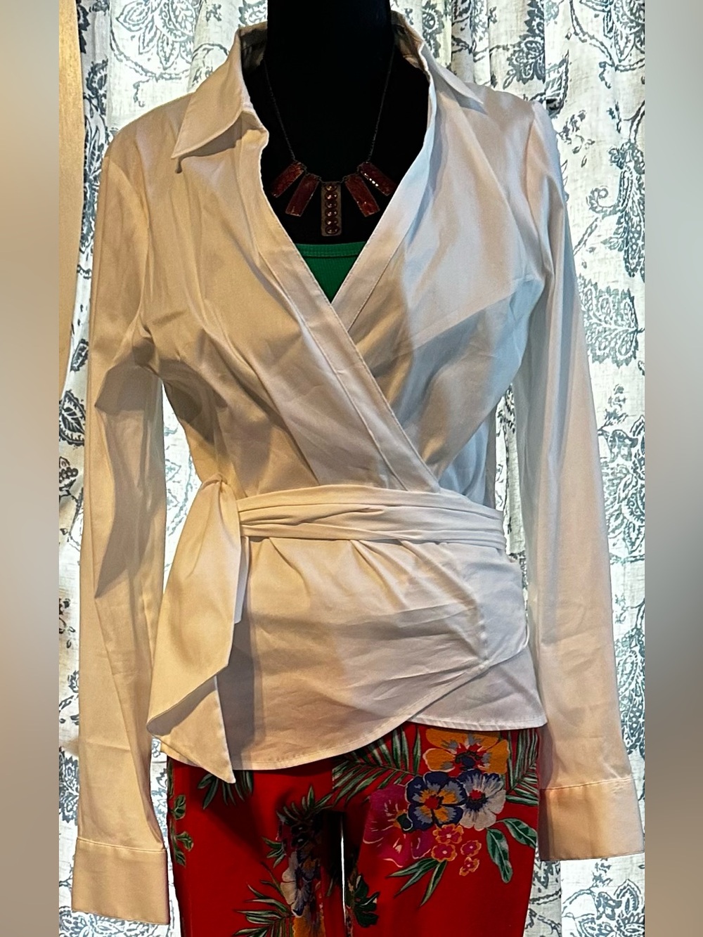 White House Black Market Sz 6 White Cotton Blend Wrap Blouse